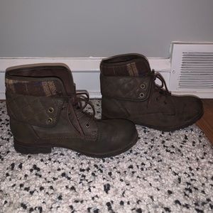 Flannel lined combat boots